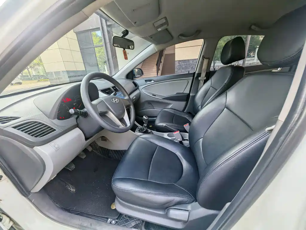 Hyundai Verna — миниатюра 4