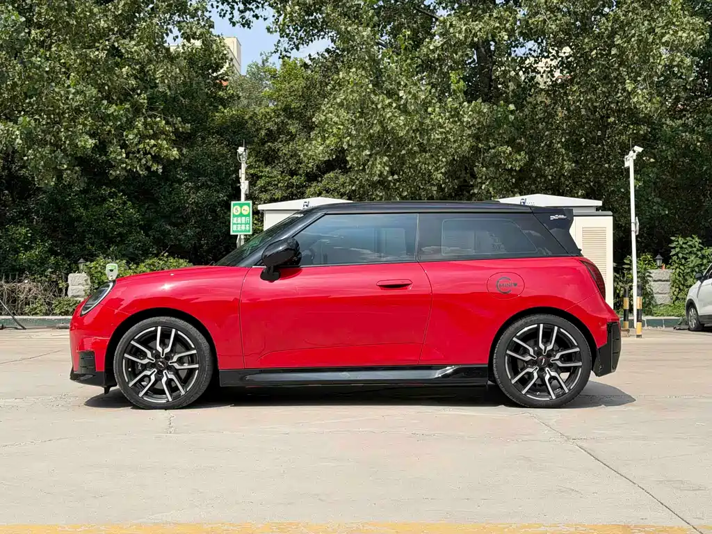 MINI MINI COOPER EV — миниатюра 3
