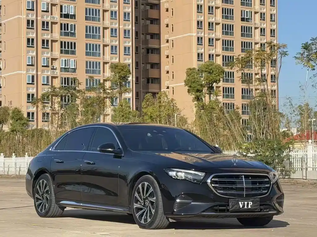 Mercedes-Benz E-Class — миниатюра 3