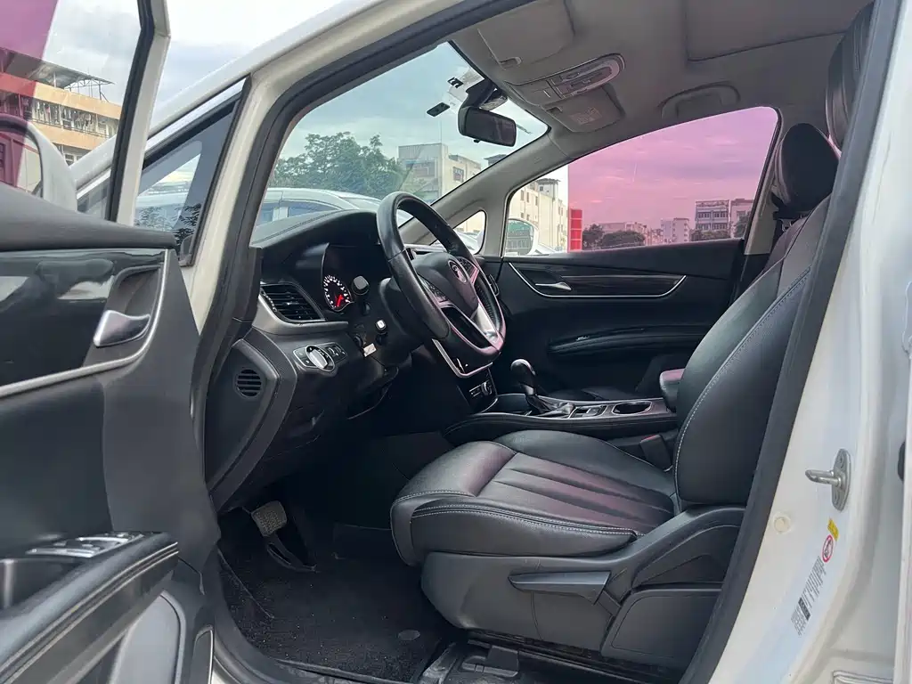 BYD MAX — миниатюра 7