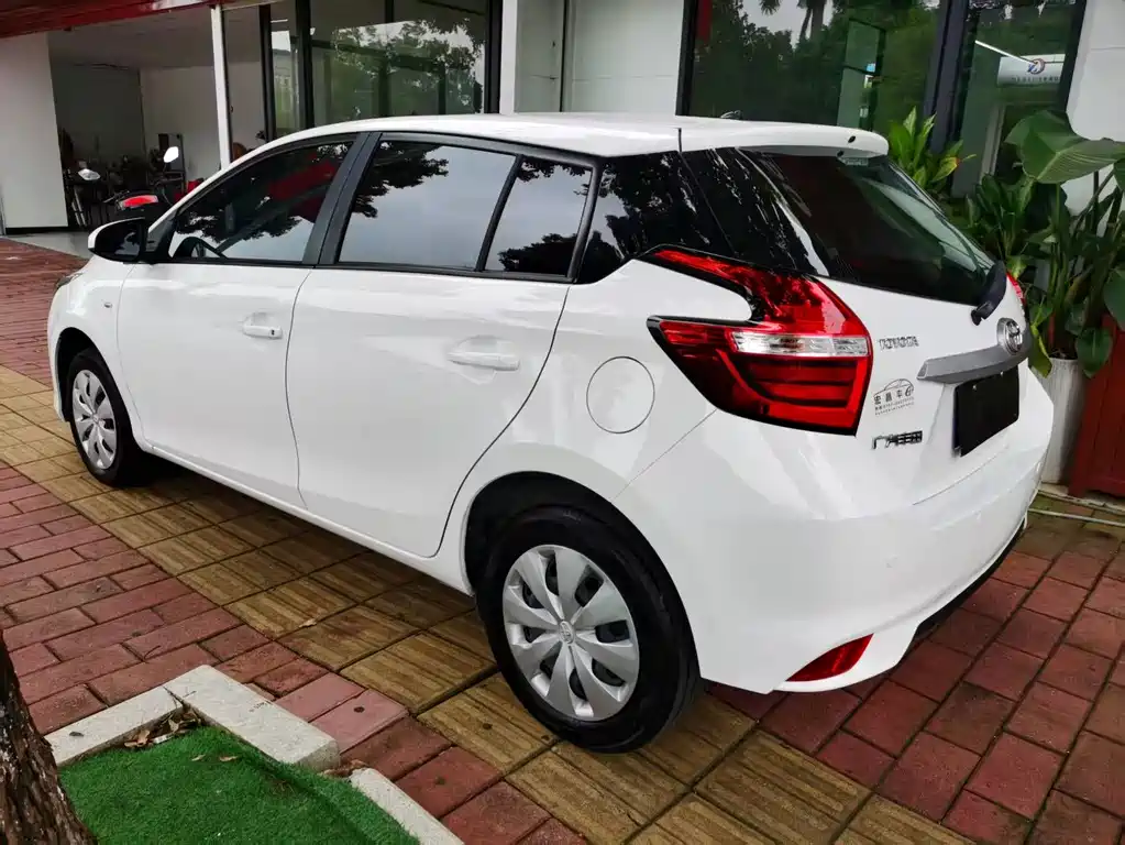 Toyota Yaris L — миниатюра 4