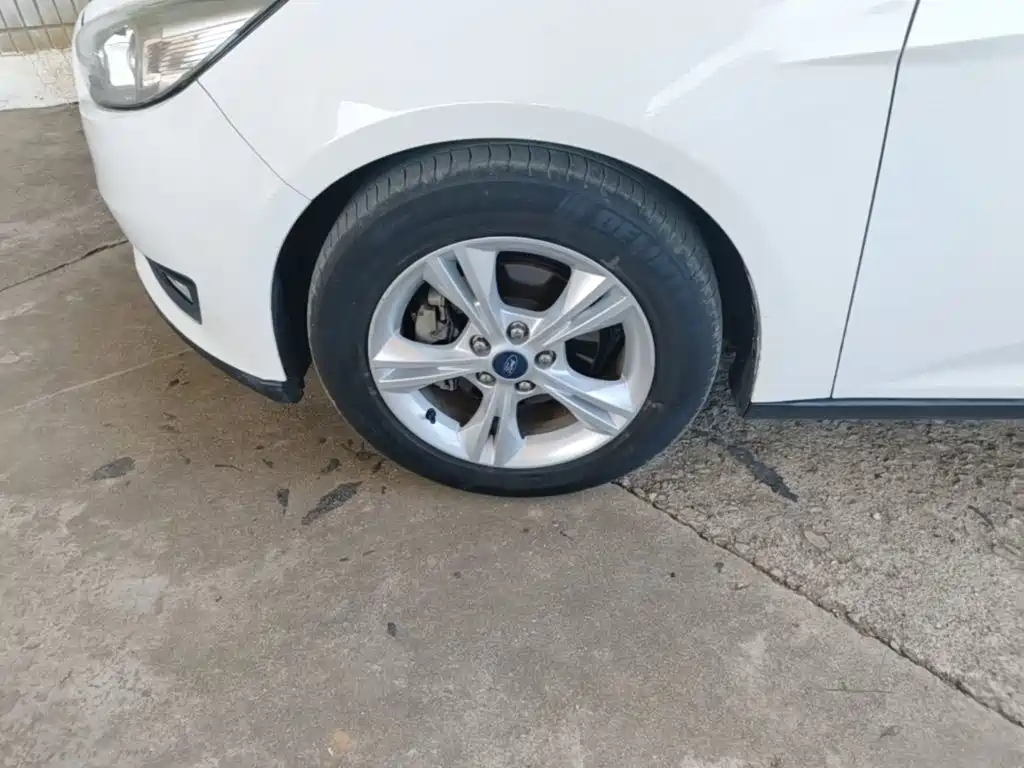 Ford Focus — миниатюра 23