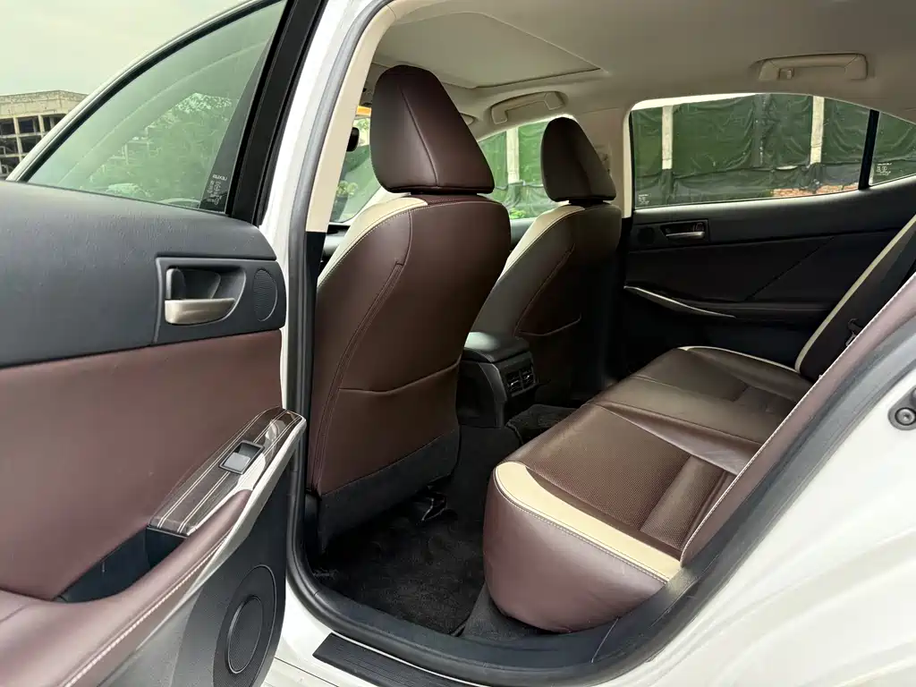 Lexus IS — миниатюра 10