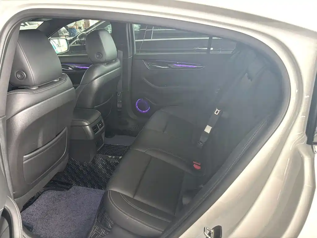 Cadillac CT5 — миниатюра 4