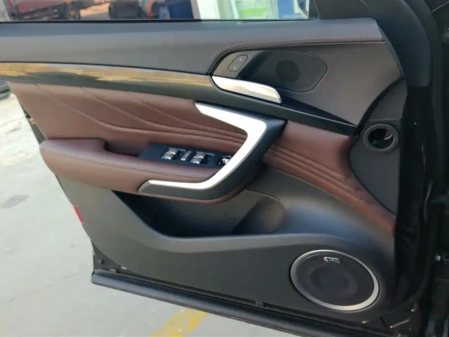 WEI PAI WEI BRAND VV7