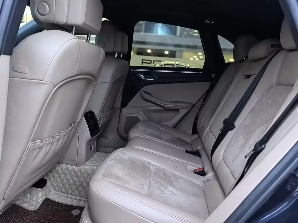 Porsche Macan — миниатюра 7