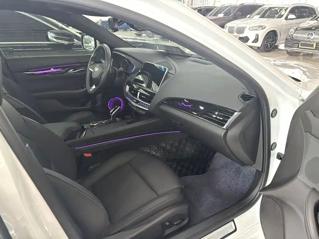 Cadillac CT5 — миниатюра 5