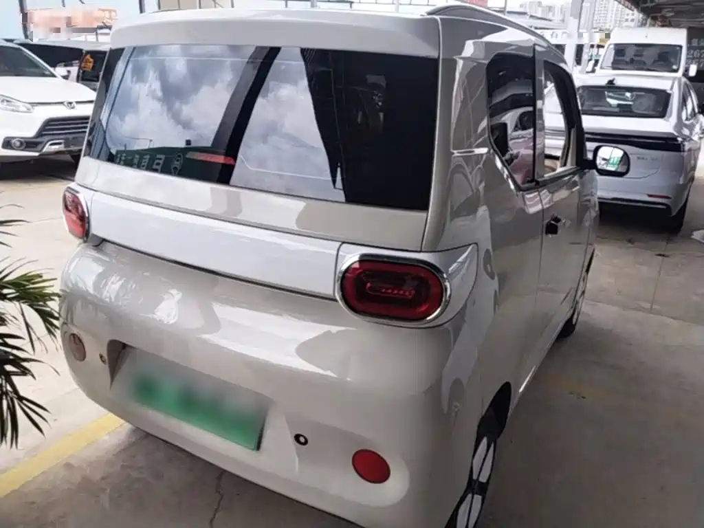 Wuling MINIEV — миниатюра 7