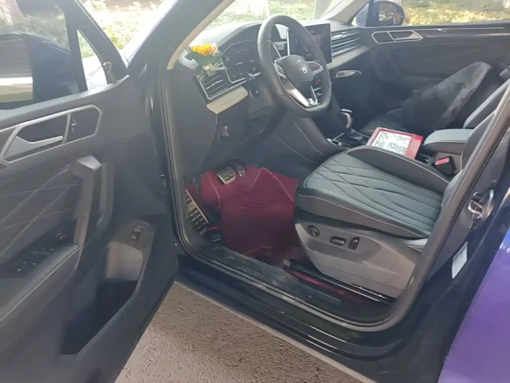 Volkswagen Tiguan L — миниатюра 16