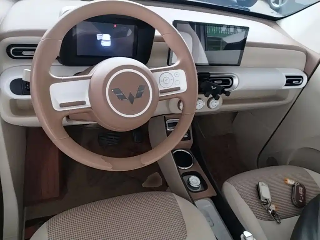 Wuling MINIEV — миниатюра 10