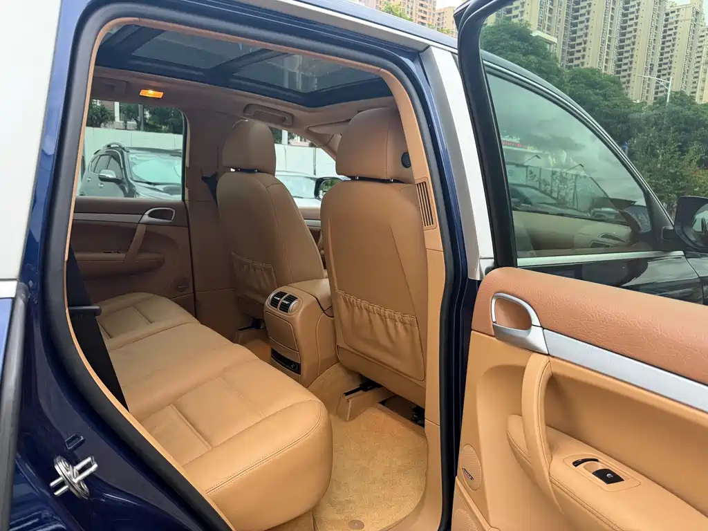 Porsche Cayenne — миниатюра 25