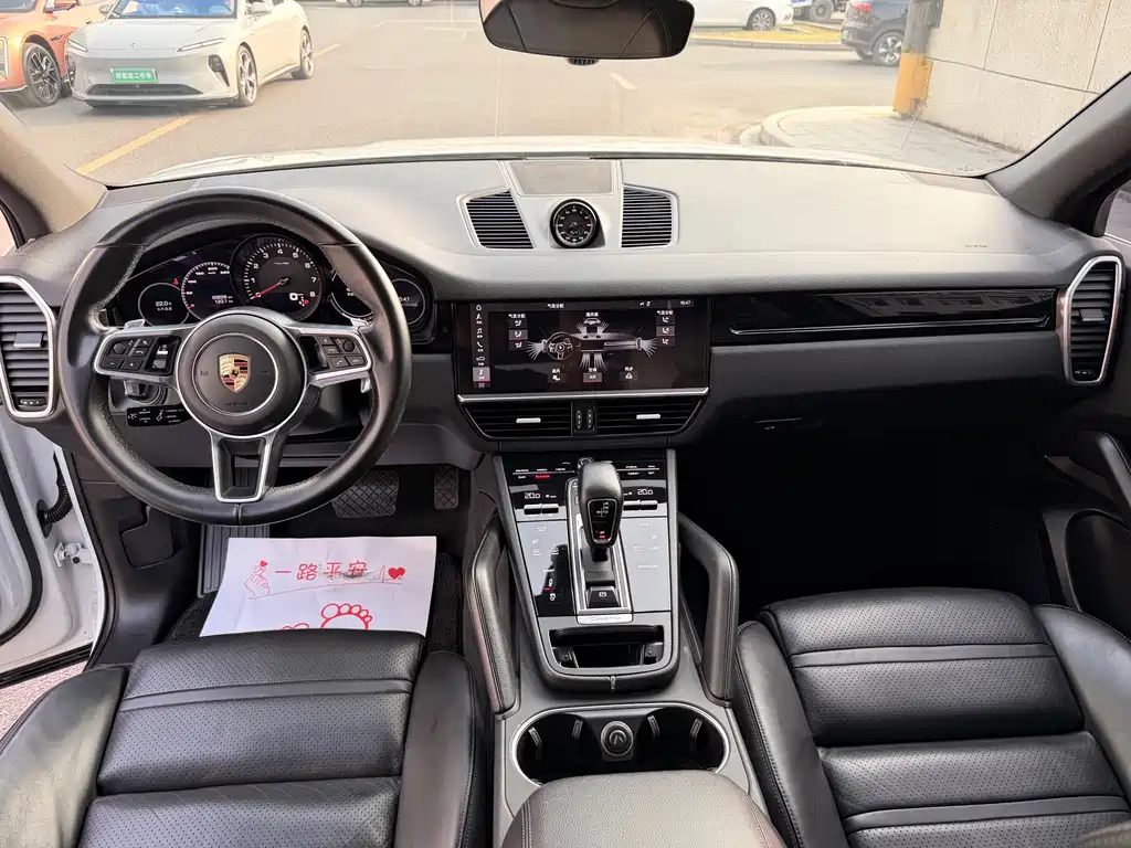 Porsche Cayenne — миниатюра 8