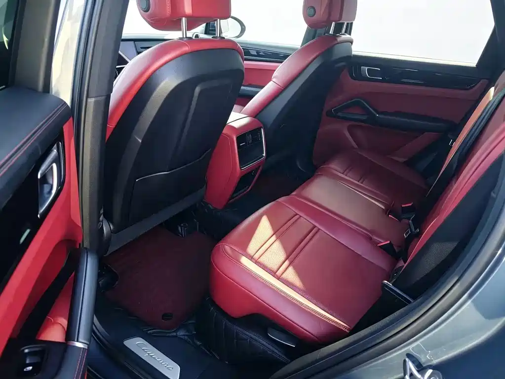 Porsche Cayenne — миниатюра 8