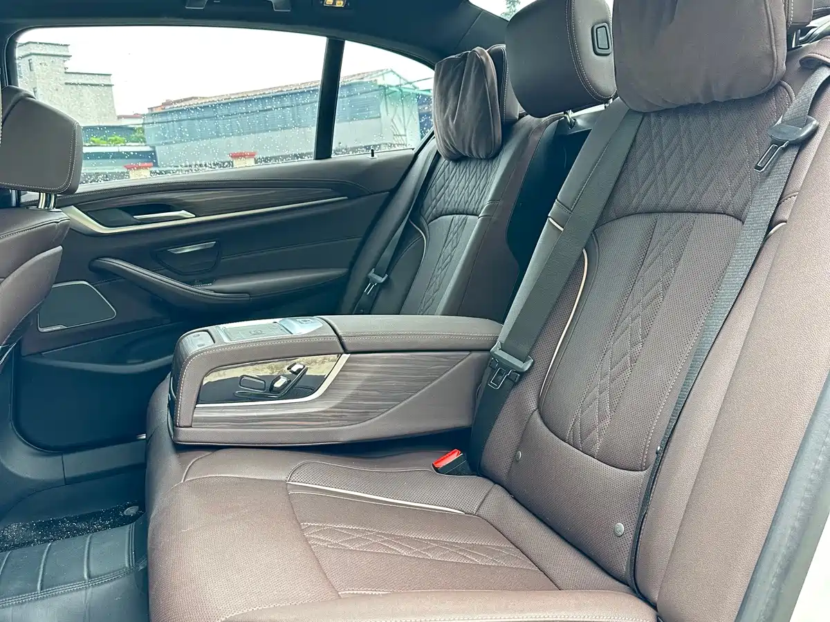 BMW 5 series 2022 Silver/gray из Китая, фото 5
