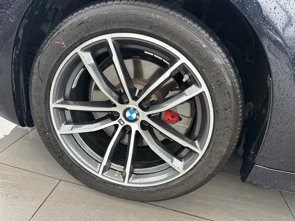 BMW 5 Series — миниатюра 13