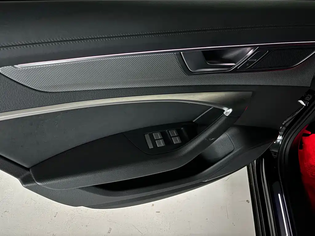 Audi A6L — миниатюра 10