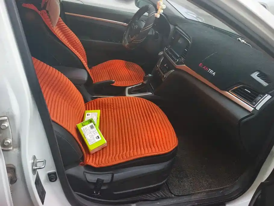 Hyundai Elantra — миниатюра 8