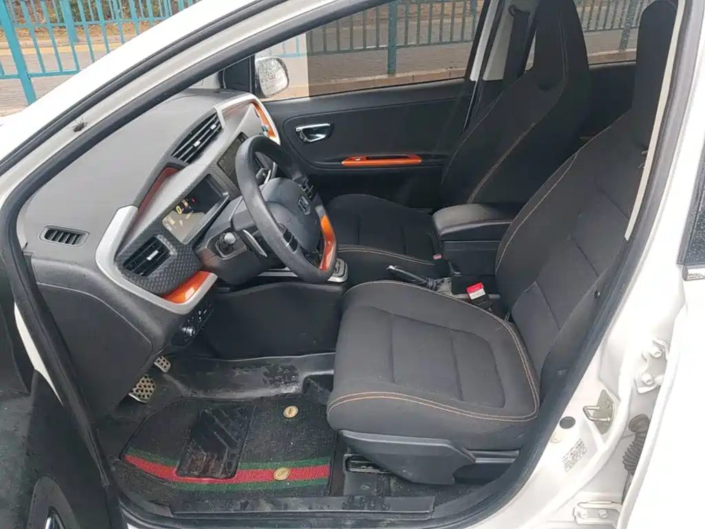 Geely Vision X1 — миниатюра 15