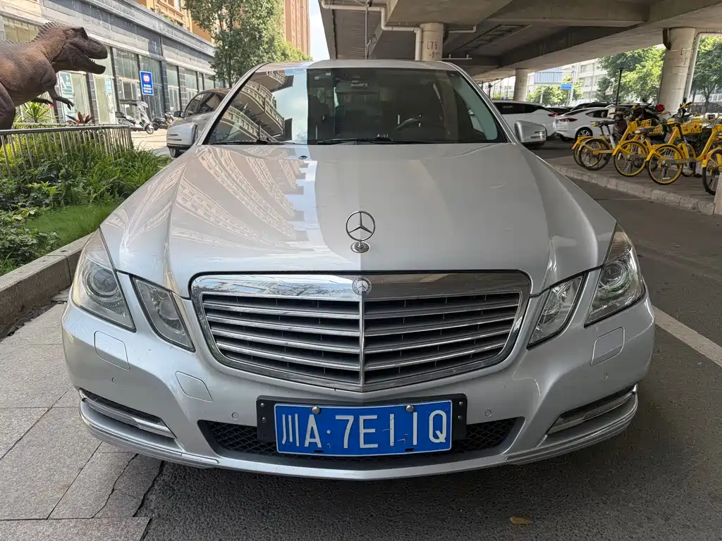 Mercedes-Benz E-Class — миниатюра 2