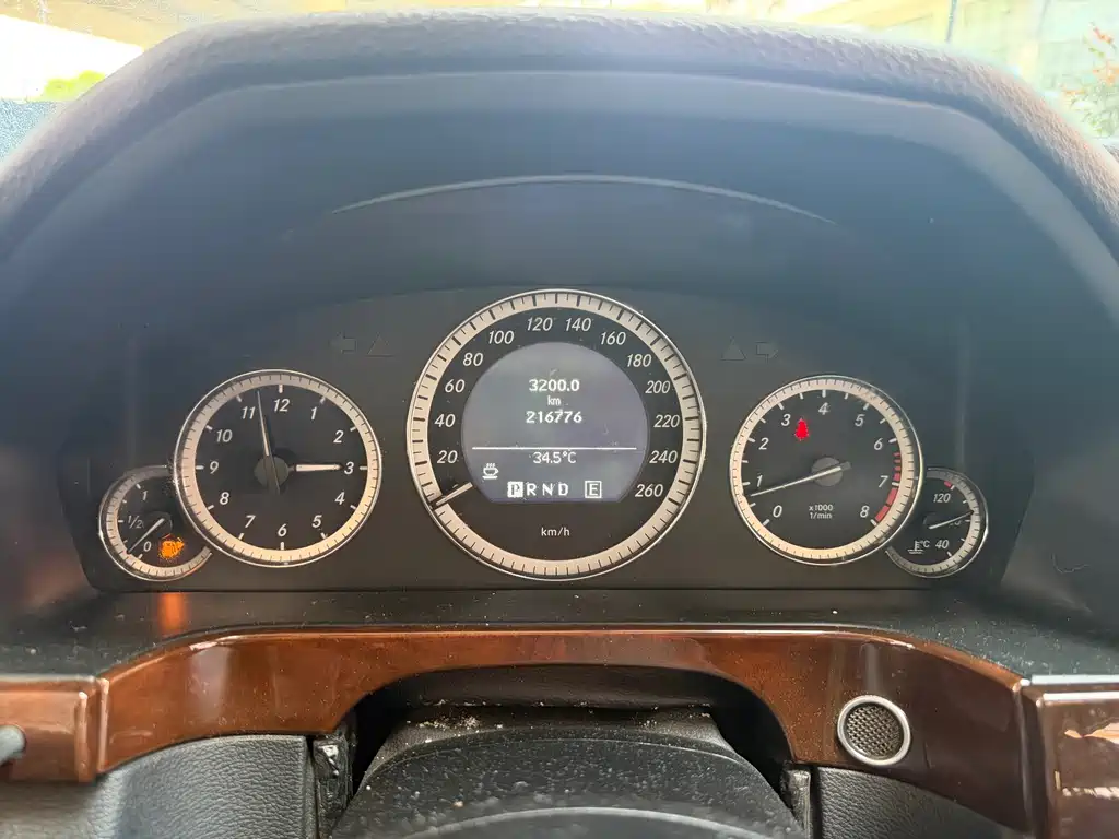 Mercedes-Benz E-Class — миниатюра 16