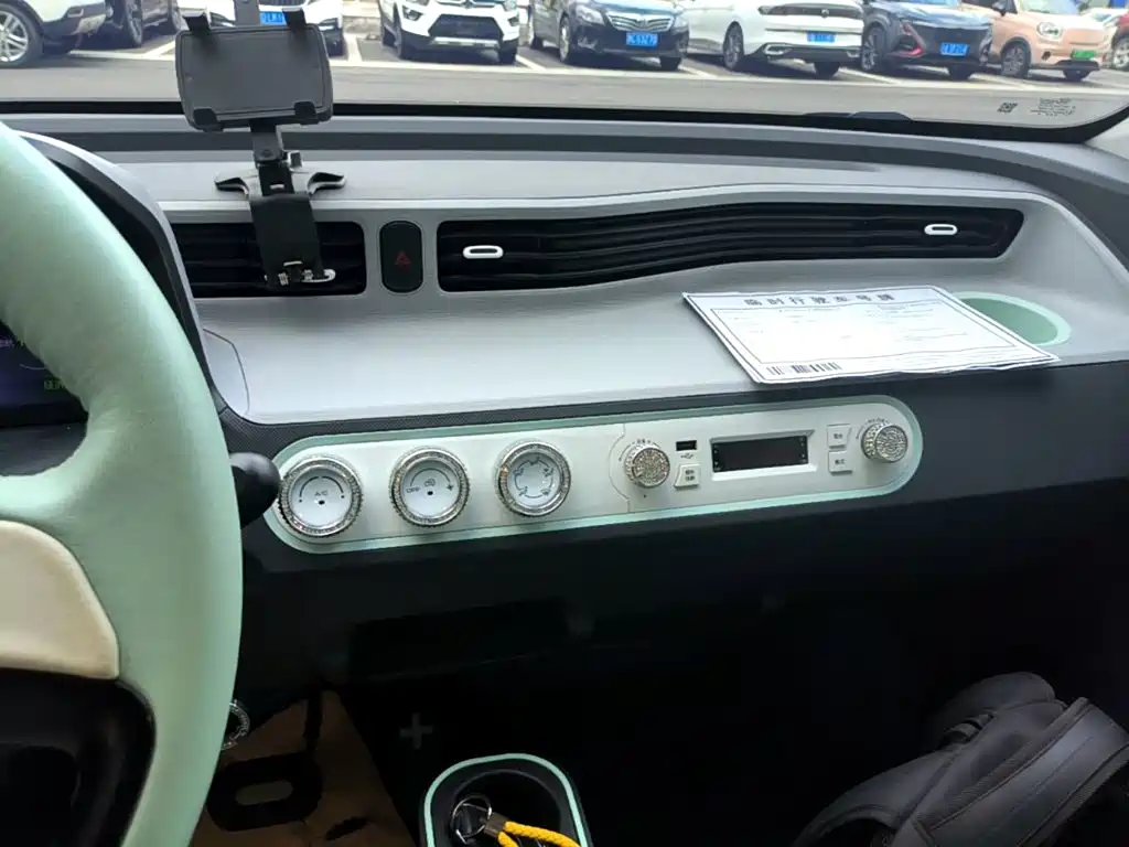 Wuling MINIEV — миниатюра 13