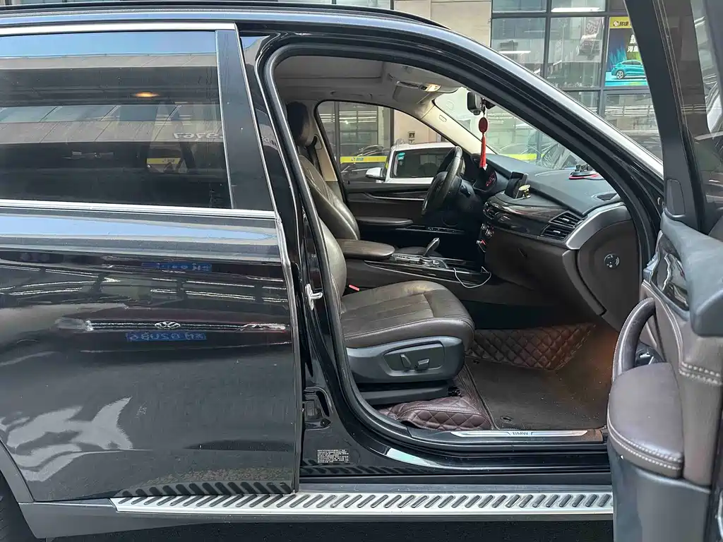 BMW X5 (Import) — миниатюра 11