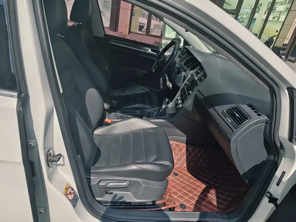 Volkswagen Golf — миниатюра 6