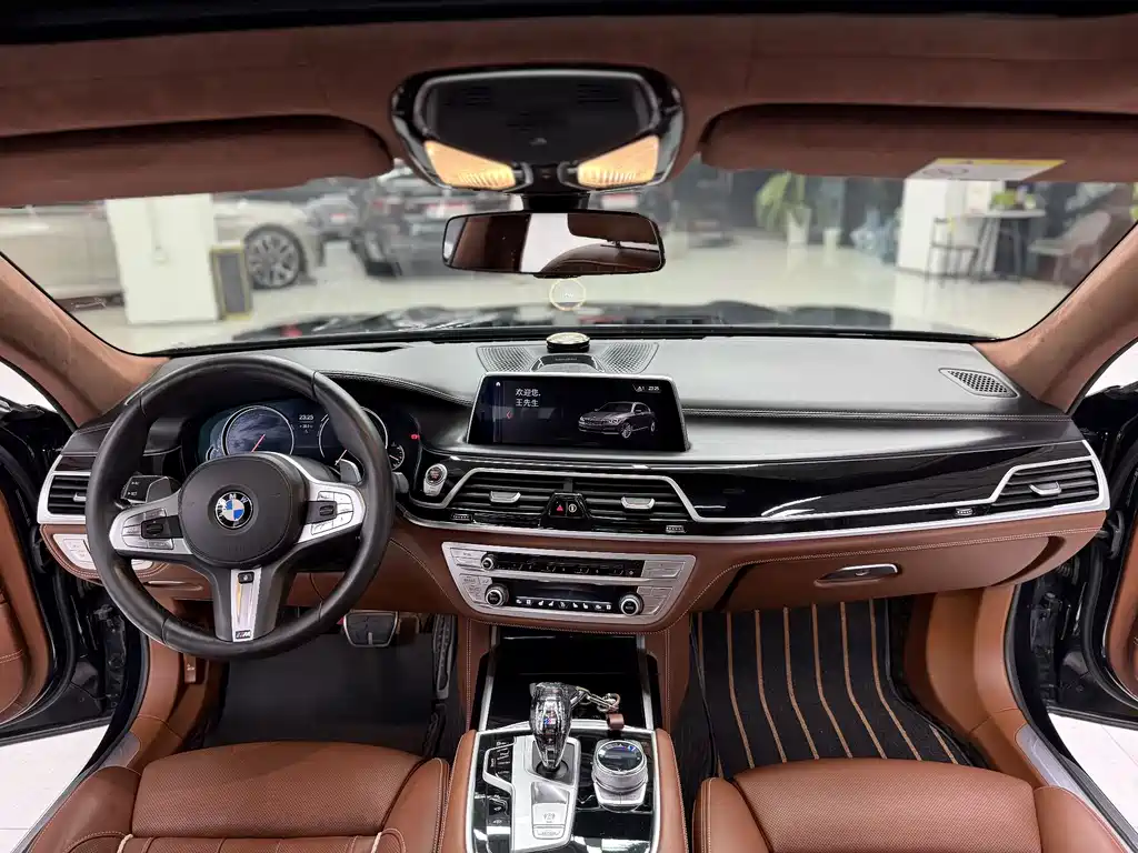 BMW 7 Series — миниатюра 6