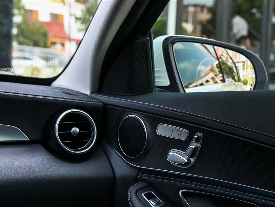 Mercedes-Benz C-Class — миниатюра 11