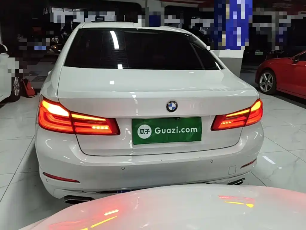 BMW 5 Series — миниатюра 6