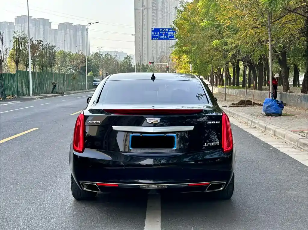 CADILLAC XTS
