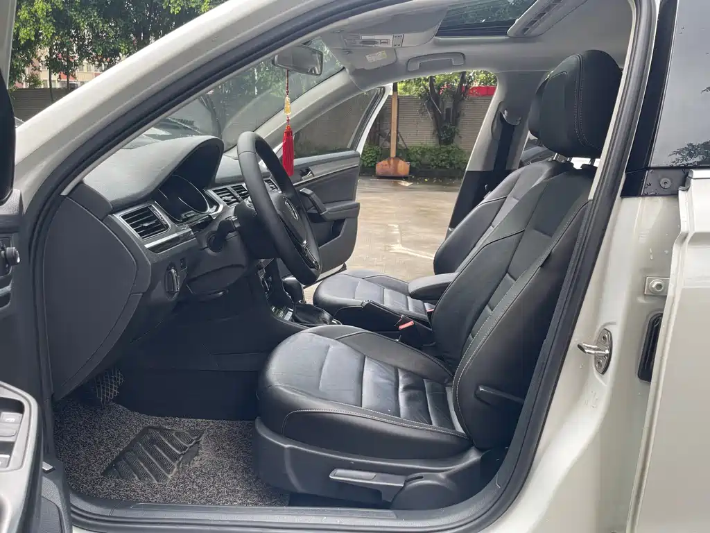 Volkswagen Bora 1.5L Auto Comfort Type, фото 9