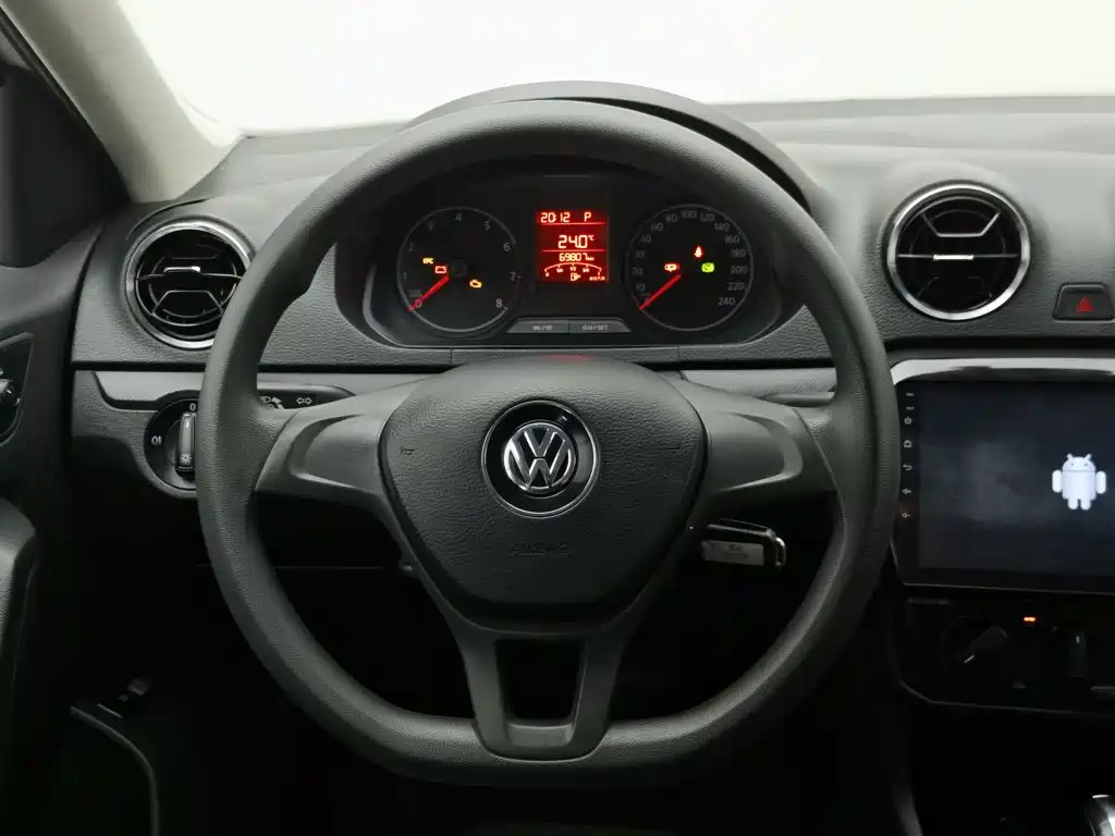 Volkswagen Jetta — миниатюра 11