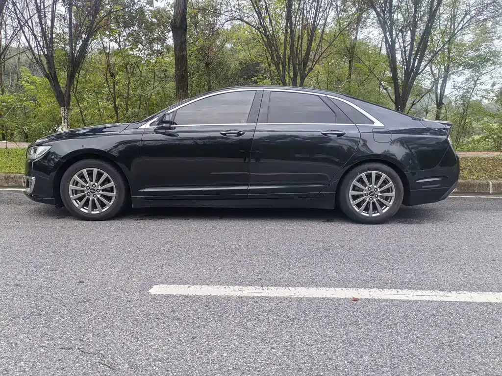 Lincoln MKZ — миниатюра 11