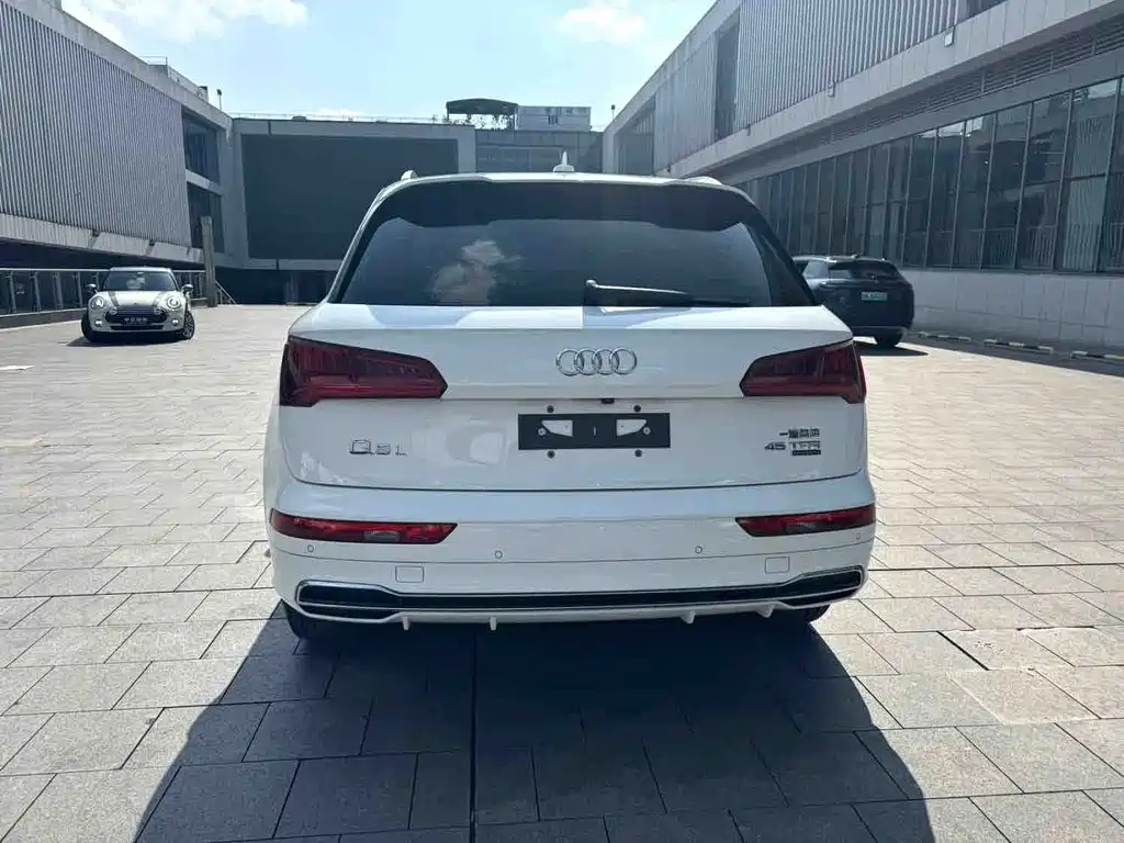 Audi Q5L — миниатюра 12