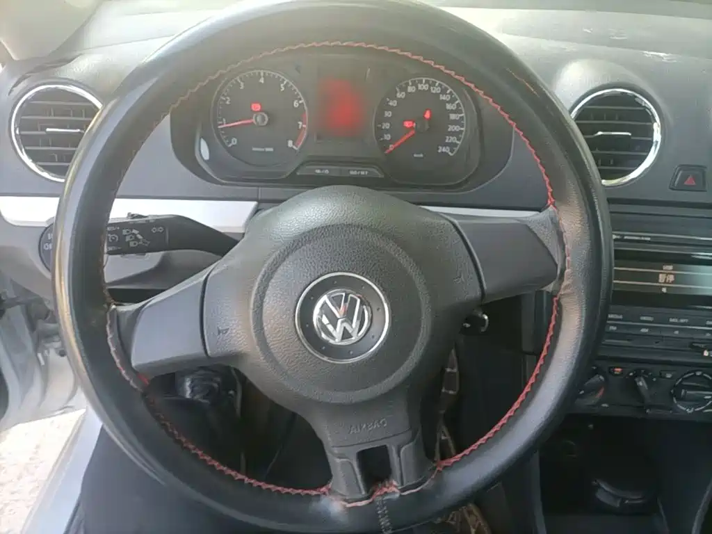 Volkswagen Jetta — миниатюра 11