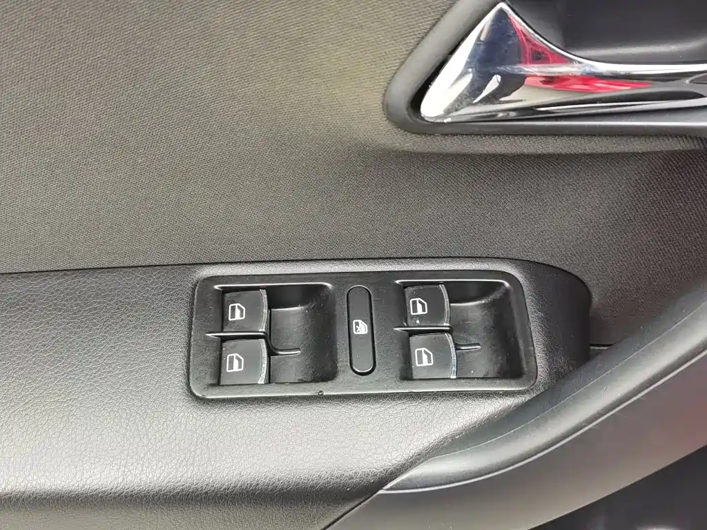 Volkswagen Polo — миниатюра 9