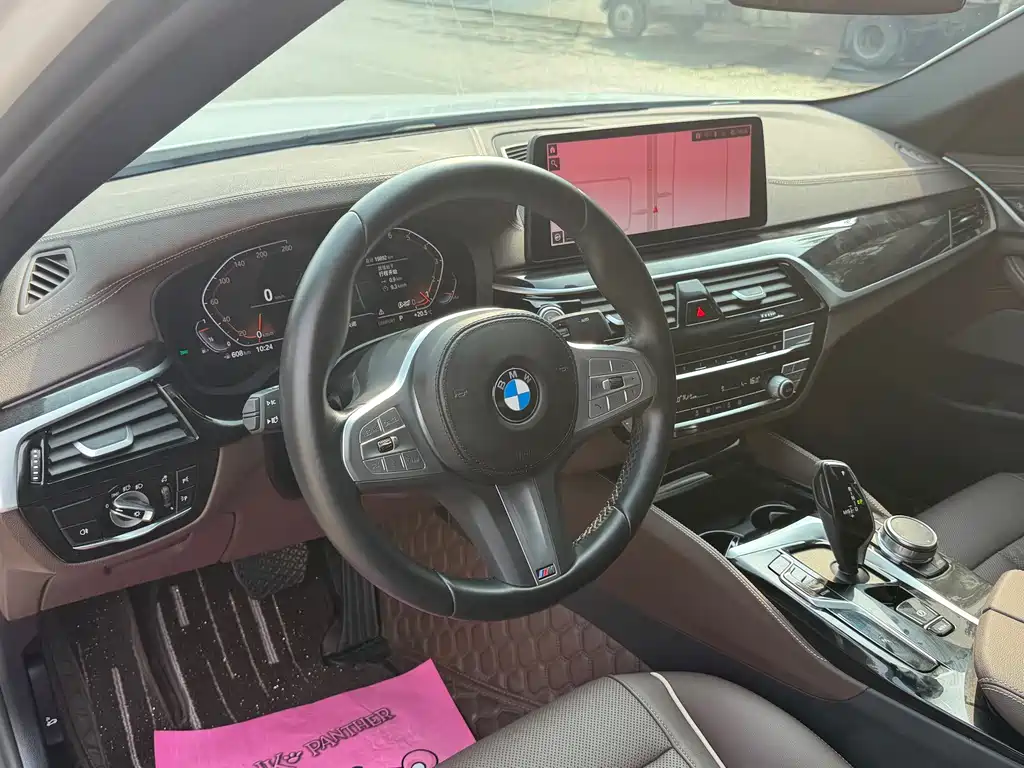 BMW 5 Series — миниатюра 9