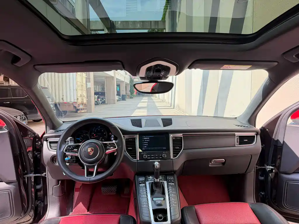 Porsche Macan — миниатюра 6
