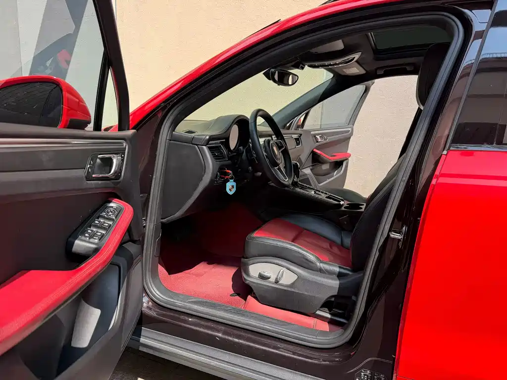 Porsche Macan — миниатюра 5
