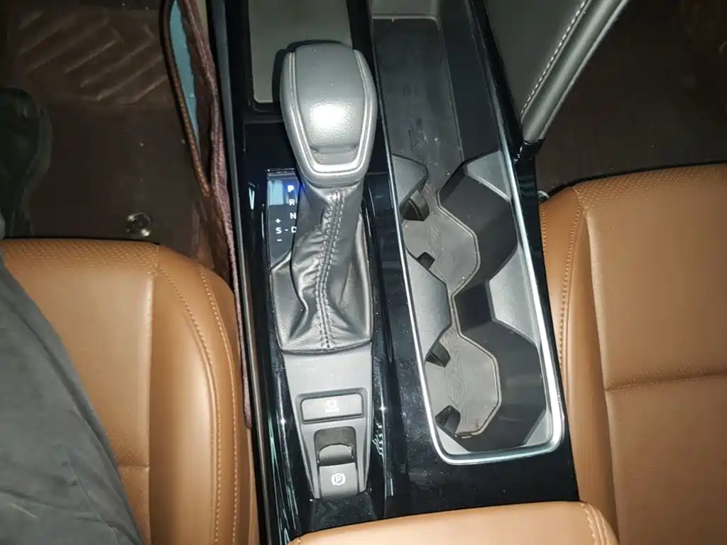 Toyota Camry — миниатюра 14