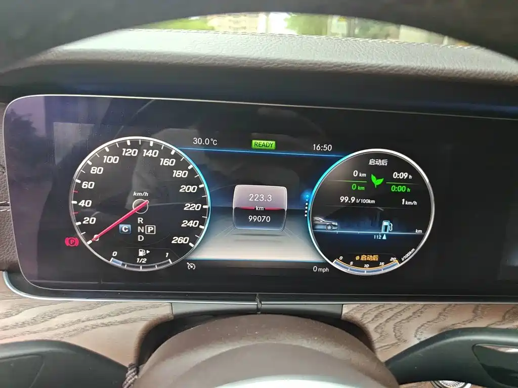 Mercedes-Benz E-Class — миниатюра 12