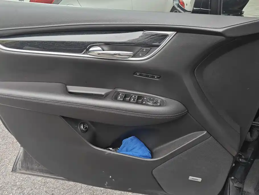 Cadillac XT5 — миниатюра 7