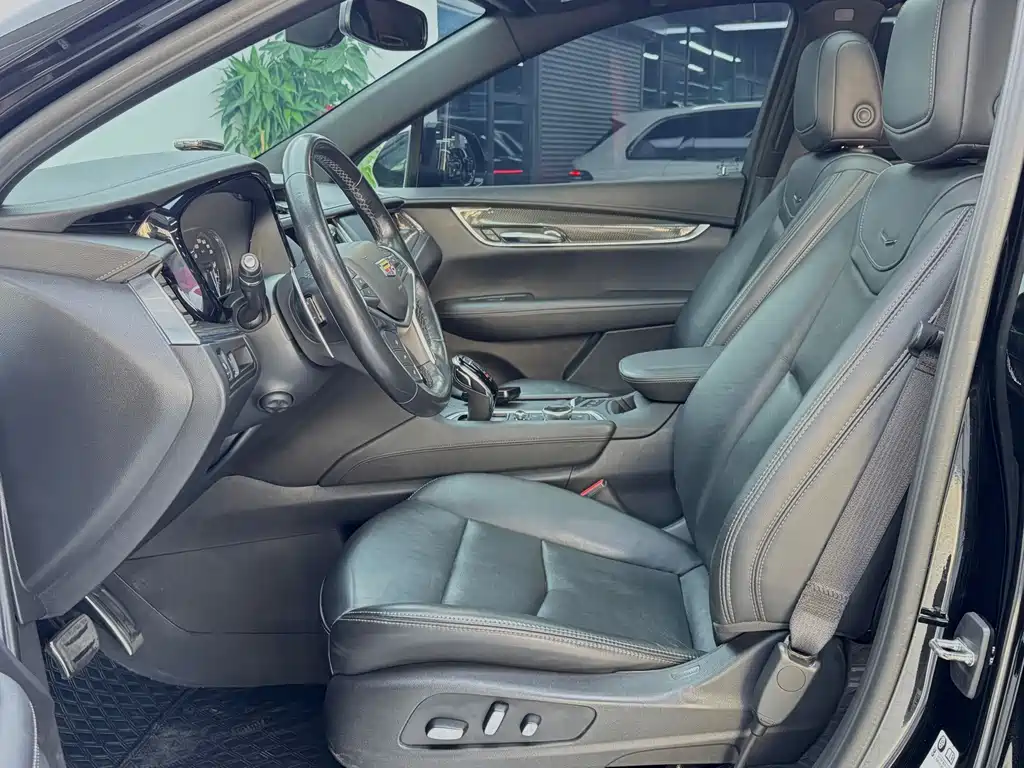 Cadillac XT5 — миниатюра 5