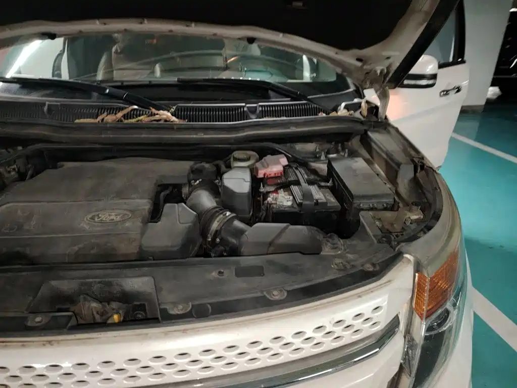 Ford Explorer (Import) — миниатюра 23
