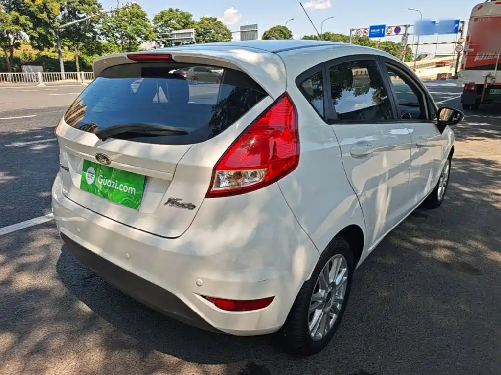 Ford Fiesta — миниатюра 7