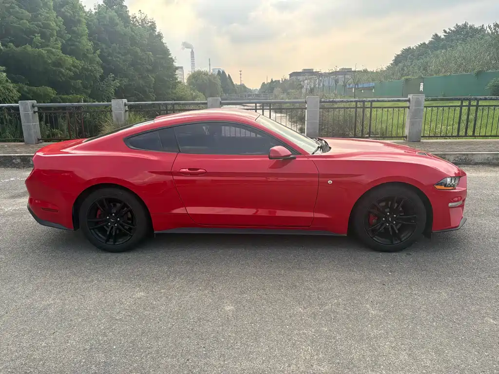 Ford Mustang 2.3L EcoBoost, фото 7