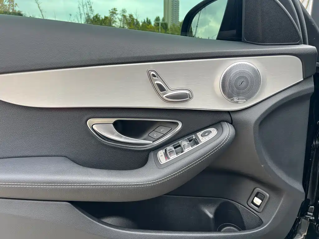 Mercedes-Benz C-Class — миниатюра 14