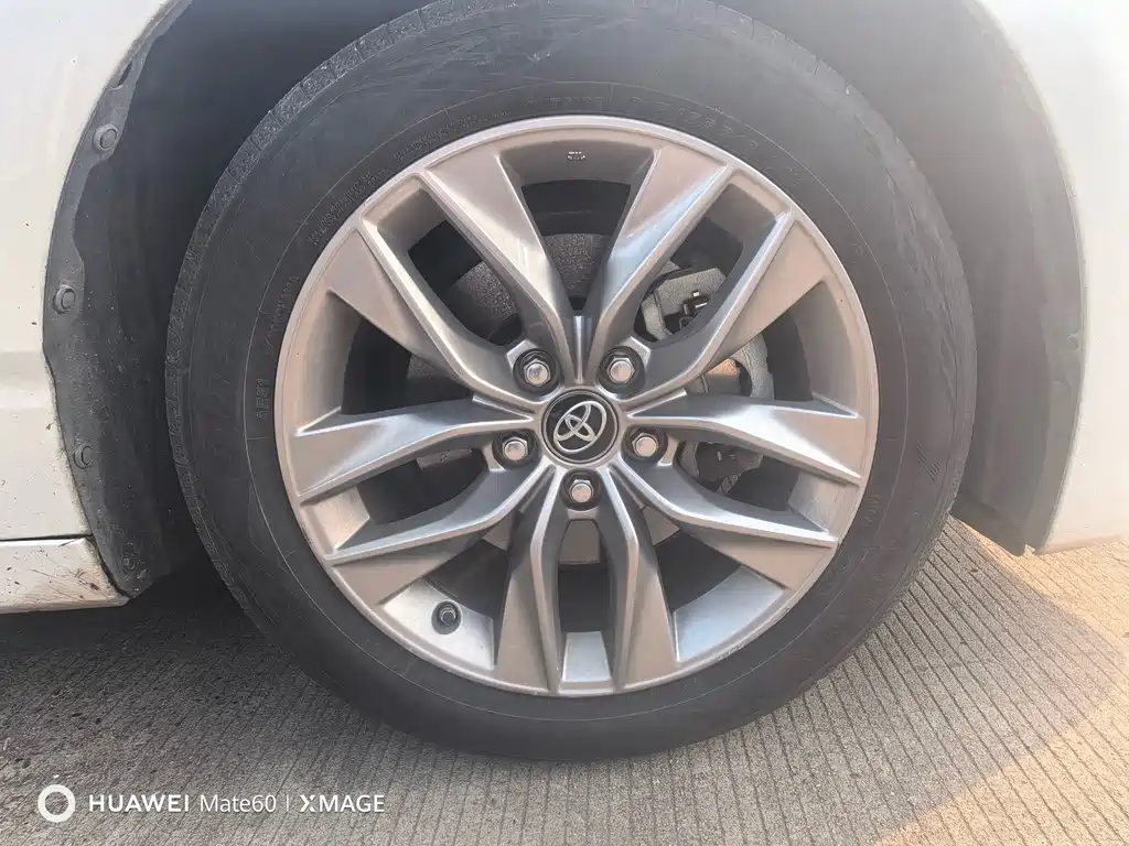 Toyota Avalon — миниатюра 8