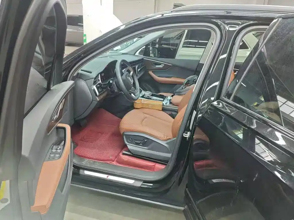 Audi Q7 — миниатюра 5